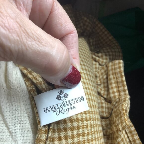 Home Collections By Raghu Easter Pillow Rabbit Floral Embroidery Button 12” - Picture 3 of 6